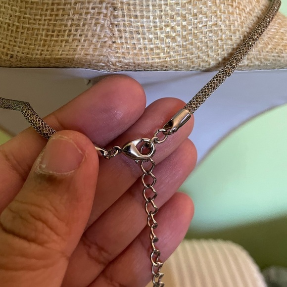 Elegant Swarovski Style Gold Mesh with Crystals Chain Necklace - Picture 9 of 9